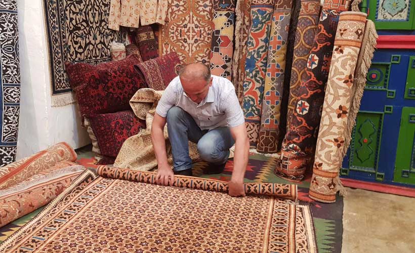 Silk carpets for sale